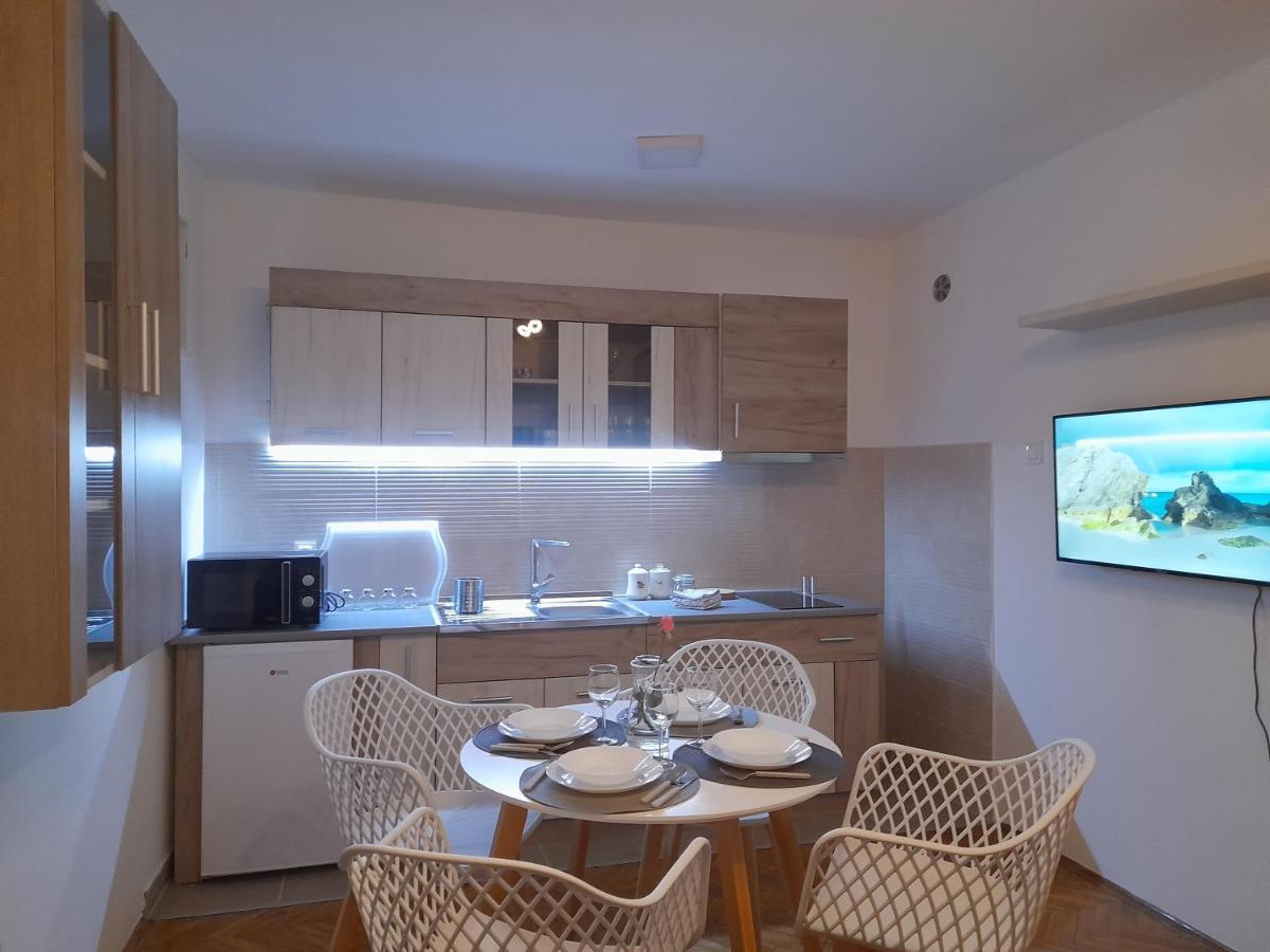 Apartman Stevan Πίροτ Εξωτερικό φωτογραφία