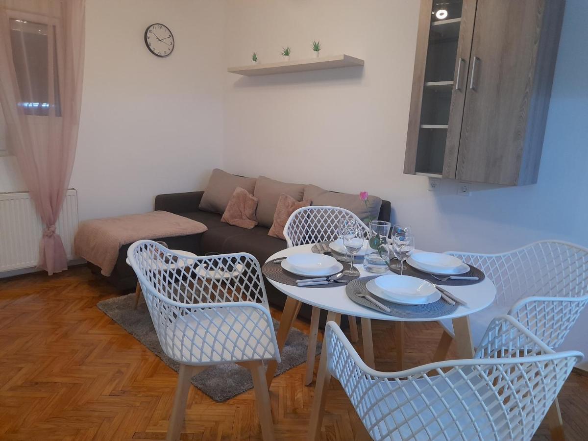 Apartman Stevan Πίροτ Εξωτερικό φωτογραφία